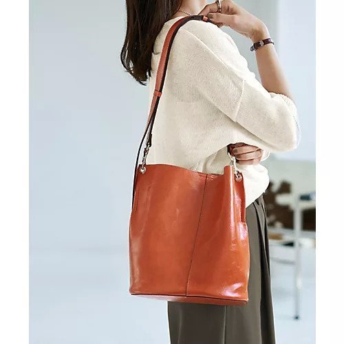 【スタイルデリ/STYLE DELI】の差し色用カラーショルダーバッグ 人気、トレンドファッション・服の通販 founy(ファニー) 　ファッション　Fashion　レディースファッション　Fashion for Women　バッグ　Bags　オイル　Body Oil　軽量　Lightweight, Ultra Light　シルバー　Silver, Metallic Silver　スマート　Smart, Elegant　センター　Center, Center Line　ダウン　Down, Puffer　なめらか　Smooth, Silky Texture　バケツ　Bucket, Bucket Style　ポケット　Pocket, Pocket Detail　マグネット　Magnet, Magnetic Closure　ラップ　Wrap, Wrap Design　ループ　Loop, Loop Knit　A/W・秋冬　Autumn/Winter　other-2|ID: prp329100004715654 ipo3291000000034070008