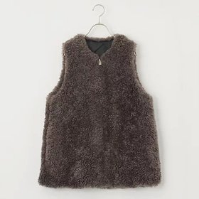 【カレンソロジー/Curensology】 【LEE別注】リバーキルトファーベスト人気、トレンドファッション・服の通販 founy(ファニー) ファッション Fashion レディースファッション Fashion for Women アウター Coat / Outerwear Collection トップス・カットソー Cut & Sew Tops ベスト&ジレ / 重ね着スタイル Vests & Gilets キルティング Quilted, Quilting サテン Satin, Glossy Fabric タフタ Taffeta, Structured Fabric フェイクファー Faux Fur, Imitation Fur ポケット Pocket, Pocket Detail リュクス Luxury, Elegant, High-End, Chic 別注 Limited Edition, Custom Order |ID:prp329100004717820