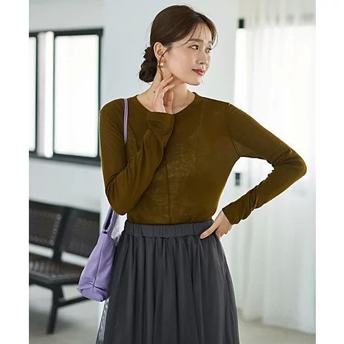【スタイルデリ/STYLE DELI】のピンタックふんわりシアートップス インテリア・キッズ・メンズ・レディースファッション・服の通販 founy(ファニー) 　ファッション　Fashion　レディースファッション　Fashion for Women　トップス・カットソー　Cut & Sew Tops　イエロー　Yellow　インナー　Innerwear　春　Spring　秋　Autumn　カーディガン　Cardigan, Knitwear　コンパクト　Compact, Small Size　サロペット　Overalls, Salopette　シアー　Sheer, See-Through　シンプル　Simple, Minimal　ジャケット　Jacket, Outerwear　ストレート　Straight, Straight Cut　スリット　Slit, Slit Detail　センター　Center, Center Line　デコルテ　Décolleté, Neckline　定番　Standard, Basic Item　長袖　Long Sleeve, Full Sleeve　フィット　Fit, Slim Fit　ラウンド　Round, Round Neck　冬　Winter / This Winter　夏　Summer　イエローカーキ|ID: prp329100004722655 ipo3291000000034133573
