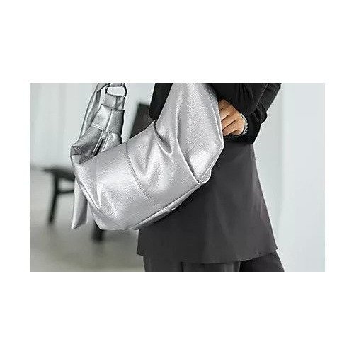 【スタイルデリ/STYLE DELI】のクロワッサンボディバッグB インテリア・キッズ・メンズ・レディースファッション・服の通販 founy(ファニー) 　ファッション　Fashion　レディースファッション　Fashion for Women　アクセサリー　Fashion Accessories　エナメル　Patent Leather　軽量　Lightweight, Ultra Light　シルバー　Silver, Metallic Silver　財布　Wallet, Purse　ダウン　Down, Puffer　定番　Standard, Basic Item　ポケット　Pocket, Pocket Detail　ラップ　Wrap, Wrap Design　冬　Winter / This Winter　A/W・秋冬　Autumn/Winter　エレガント 上品　Elegant　iPhone アイフォーン　iPhone　シルバー|ID: prp329100004722676 ipo3291000000034133748