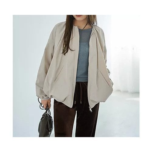 【スタイルデリ/STYLE DELI】のタフタ調シワ加工バルーンブルゾン インテリア・キッズ・メンズ・レディースファッション・服の通販 founy(ファニー) 　ファッション　Fashion　レディースファッション　Fashion for Women　アウター　Coat / Outerwear Collection　ブルゾンジャケット・スポーティアウター　Blouson Jackets　イエロー　Yellow　ギャザー　Gathered, Ruffled　クール　Cool, Chic　シルバー　Silver, Metallic Silver　スリット　Slit, Slit Detail　タフタ　Taffeta, Structured Fabric　タートルネック　Turtleneck, High Neck　ダブル　Double, Double-Breasted　ドレープ　Drape, Draping Fabric　定番　Standard, Basic Item　長袖　Long Sleeve, Full Sleeve　ハイネック　High Neck, Mock Neck　バランス　Balance, Style Balance　バルーン　Balloon, Balloon Silhouette　フロント　Front, Front Design　ブルゾン　Blouson, Bomber Jacket　ポケット　Pocket, Pocket Detail　防寒　Cold Protection, Winter-Ready　モッズコート　Mods Coat, Military Parka　エレガント 上品　Elegant　エクリュベージュ|ID: prp329100004722681 ipo3291000000034133799