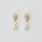 【フィービィー/phoebe】のグリームスウィングピアス ホワイト|ID: prp329100004725077 ipo3291000000034144085