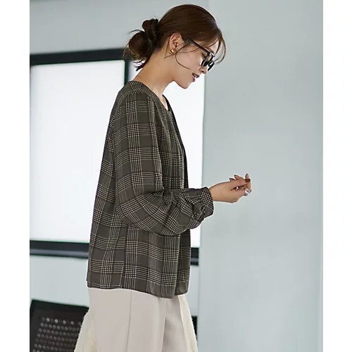 【スタイルデリ/STYLE DELI】の【LUXE】マットサテンチェック柄ブラウス 人気、トレンドファッション・服の通販 founy(ファニー) 　ファッション　Fashion　レディースファッション　Fashion for Women　トップス・カットソー　Cut & Sew Tops　シャツ・ブラウス・オフィスカジュアル　Elegant Blouses & Button-Ups　インナー　Innerwear　カーディガン　Cardigan, Knitwear　サロペット　Overalls, Salopette　ジャケット　Jacket, Outerwear　チェック　Check, Plaid, Tartan　デコルテ　Décolleté, Neckline　ポケット　Pocket, Pocket Detail　ミックス　Mix, Mixed Style　夏　Summer　other-3|ID: prp329100004727477 ipo3291000000034153566