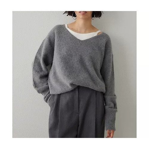【ウィムガゼット/Whim Gazette】のフォックスウール Vネックプルオーバー インテリア・キッズ・メンズ・レディースファッション・服の通販 founy(ファニー) 　ファッション　Fashion　レディースファッション　Fashion for Women　トップス・カットソー　Cut & Sew Tops　カジュアルプルオーバー・ニットトップス　Pullovers & Knit Tops / Casual Pullovers　Vネックトップス　V-Neck Tops / V-Cut Neckline Shirts　2025年　2025　2025-2026秋冬・A/W　Autumn/Winter 2025–26 AW25–26　おすすめ　Recommended / Our Picks　インナー　Innerwear　デコルテ　Décolleté, Neckline　フォックス　Fox, Fox Fur　エレガント 上品　Elegant　グレー|ID: prp329100004729612 ipo3291000000034167029