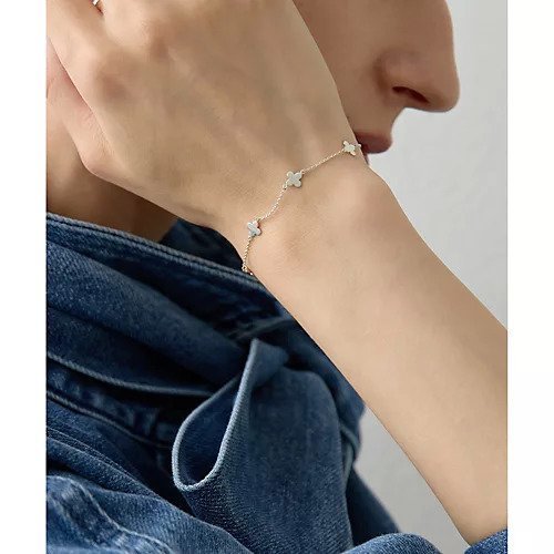 【ウィムガゼット/Whim Gazette】の【Hoaw.】Flower Chain ブレスレット 人気、トレンドファッション・服の通販 founy(ファニー) 　ファッション　Fashion　レディースファッション　Fashion for Women　ジュエリー　Jewelry　チェーン＆カフブレスレット　Cuff & Chain Bracelets　アクセサリー　Fashion Accessories　シューズ　Shoes, Footwear　シルバー　Silver, Metallic Silver　スタンダード　Standard, Basic　チェーン　Chain, Chain Strap　ネックレス　Necklace, Pendant Necklace　フラワー　Flower, Floral　ブレスレット　Bracelet, Wristband　おすすめ　Recommended / Our Picks　エレガント 上品　Elegant　2025年　2025　2025-2026秋冬・A/W　Autumn/Winter 2025–26 AW25–26　 other-1|ID: prp329100004729717 ipo3291000000034167776
