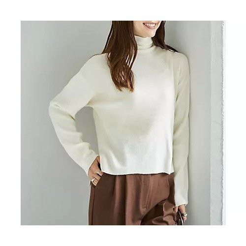 【スタイルデリ/STYLE DELI】のソフトタッチ タートルネックワイドトップス インテリア・キッズ・メンズ・レディースファッション・服の通販 founy(ファニー) 　ファッション　Fashion　レディースファッション　Fashion for Women　トップス・カットソー　Cut & Sew Tops　タートルネック・ハイネックトップス　Turtlenecks & High-Neck Tops　エアリー　Airy Texture　今季　This Season, Current Season　タートルネック　Turtleneck, High Neck　定番　Standard, Basic Item　バランス　Balance, Style Balance　フレア　Flare, Flared　ボックス　Boxy, Box Shape　ポケット　Pocket, Pocket Detail　ワイド　Wide, Wide Fit　A/W・秋冬　Autumn/Winter　ホワイト|ID: prp329100004731565 ipo3291000000034175784