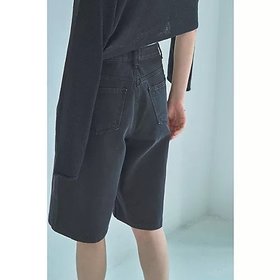 【マージュール/marjour】 DENIM BERMUDA SHORTS人気、トレンドファッション・服の通販 founy(ファニー) ファッション Fashion レディースファッション Fashion for Women サンダル Sandals, Summer Shoes シンプル Simple, Minimal ジャケット Jacket, Outerwear スウェット / スエット Sweatshirt, Sweatwear ストレッチ Stretch, Stretchy Fabric スニーカー Sneakers, Trainers タイツ Tights, Legwear デニム Denim, Jeans Material ボトム Bottoms, Lower Wear ポケット Pocket, Pocket Detail ワイド Wide, Wide Fit A/W・秋冬 Autumn/Winter おすすめ Recommended / Our Picks |ID:prp329100004731601