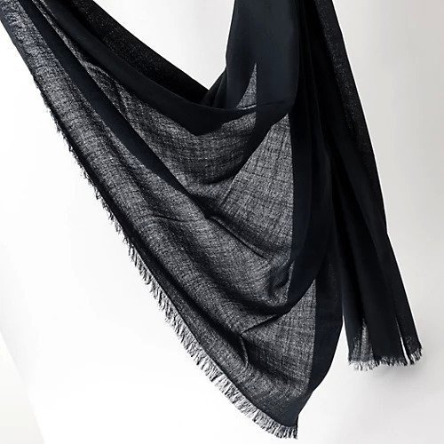 【ノーリーズ グッドマン/NOLLEY'S goodman / MEN】の梳毛ウールマフラー100 インテリア・キッズ・メンズ・レディースファッション・服の通販 founy(ファニー) ファッション Fashion メンズファッション Fashion for Men なめらか Smooth, Silky Texture マフラー Scarf, Muffler ワンポイント One Point, Statement Accent 軽量 Lightweight, Ultra Light ネイビー|ID: prp329100004740038 ipo3291000000034241470