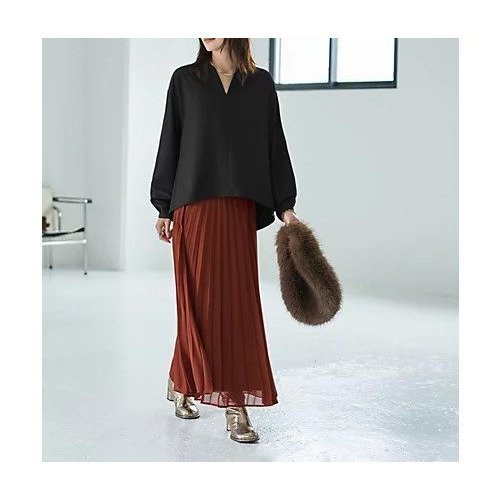 【スタイルデリ/STYLE DELI】の【LUXE】ハートVネックブラウス 人気、トレンドファッション・服の通販 founy(ファニー) 　ファッション　Fashion　レディースファッション　Fashion for Women　トップス・カットソー　Cut & Sew Tops　シャツ・ブラウス・オフィスカジュアル　Elegant Blouses & Button-Ups　Vネックトップス　V-Neck Tops / V-Cut Neckline Shirts　インナー　Innerwear　シンプル　Simple, Minimal　とろみ　Fluid, Flowy Fabric　デコルテ　Décolleté, Neckline　定番　Standard, Basic Item　ハイネック　High Neck, Mock Neck　バランス　Balance, Style Balance　フォルム　Silhouette, Form　ポケット　Pocket, Pocket Detail　ミックス　Mix, Mixed Style　夏　Summer　エレガント 上品　Elegant　other-2|ID: prp329100004741070 ipo3291000000034254633