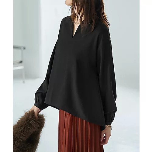 【スタイルデリ/STYLE DELI】の【LUXE】ハートVネックブラウス 人気、トレンドファッション・服の通販 founy(ファニー) 　ファッション　Fashion　レディースファッション　Fashion for Women　トップス・カットソー　Cut & Sew Tops　シャツ・ブラウス・オフィスカジュアル　Elegant Blouses & Button-Ups　Vネックトップス　V-Neck Tops / V-Cut Neckline Shirts　インナー　Innerwear　シンプル　Simple, Minimal　とろみ　Fluid, Flowy Fabric　デコルテ　Décolleté, Neckline　定番　Standard, Basic Item　ハイネック　High Neck, Mock Neck　バランス　Balance, Style Balance　フォルム　Silhouette, Form　ポケット　Pocket, Pocket Detail　ミックス　Mix, Mixed Style　夏　Summer　エレガント 上品　Elegant　other-3|ID: prp329100004741070 ipo3291000000034254635
