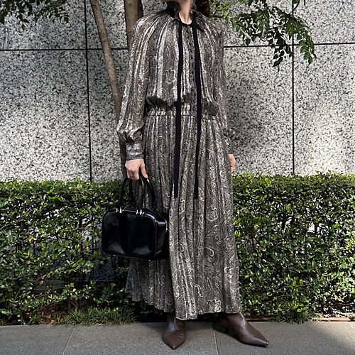 【エクラ/eclat】の【別注】ベルトつきプリーツドレス 人気、トレンドファッション・服の通販 founy(ファニー) 　ファッション　Fashion　レディースファッション　Fashion for Women　ワンピース　Dresses　フォーマル・パーティードレス・結婚式用ドレス　Elegant & Casual Dresses　ベルト&ウエストマーク　Belts & Waist Accessories　サテン　Satin, Glossy Fabric　ストライプ　Stripe, Striped Pattern　ドレス　Dress, One-Piece　プリーツ　Pleats, Pleated　ペイズリー　Paisley, Ethnic Pattern　モダン　Modern, Contemporary　別注　Limited Edition, Custom Order　other-3|ID: prp329100004742437 ipo3291000000034410069