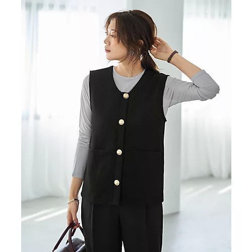 【スタイルデリ/STYLE DELI】のGOLDボタンリブニットソーベスト インテリア・キッズ・メンズ・レディースファッション・服の通販 founy(ファニー) 　ファッション　Fashion　レディースファッション　Fashion for Women　アウター　Coat / Outerwear Collection　トップス・カットソー　Cut & Sew Tops　ニット　Knit Tops & Sweaters　ベスト&ジレ / 重ね着スタイル　Vests & Gilets　インナー　Innerwear　カットソー　Cut and Sewn Top　軽量　Lightweight, Ultra Light　シアー　Sheer, See-Through　ジップ　Zip, Zipper　スクエア　Square, Square Shape　ストレート　Straight, Straight Cut　スリット　Slit, Slit Detail　タートルネック　Turtleneck, High Neck　デニム　Denim, Jeans Material　トッパー　Topper, Light Cardigan　台形　A-Line, Trapezoid Shape　定番　Standard, Basic Item　ハイネック　High Neck, Mock Neck　パターン　Pattern, Design Print　フレア　Flare, Flared　フロント　Front, Front Design　ベスト　Vest, Waistcoat　ポケット　Pocket, Pocket Detail　冬　Winter / This Winter　夏　Summer　ブラック|ID: prp329100004744672 ipo3291000000034295166