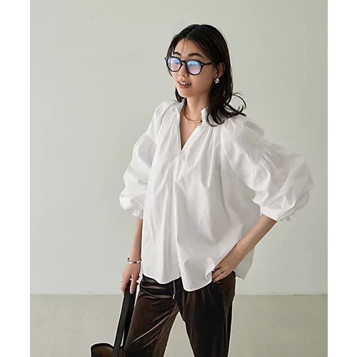 【スタイルデリ/STYLE DELI】の【LUXE】コットンボリュームブラウス インテリア・キッズ・メンズ・レディースファッション・服の通販 founy(ファニー) https://founy.com/ ファッション Fashion レディースファッション Fashion for Women トップス・カットソー Cut & Sew Tops シャツ・ブラウス・オフィスカジュアル Elegant Blouses & Button-Ups インナー Innerwear ギャザー Gathered, Ruffled サロペット Overalls, Salopette シャーリング Shirring, Ruched ショルダー Shoulder, Shoulder Strap ドロップ Drop Shoulder, Dropped Style ハイネック High Neck, Mock Neck バランス Balance, Style Balance フォルム Silhouette, Form フリル Frill, Ruffle フロント Front, Front Design ベスト Vest, Waistcoat ポケット Pocket, Pocket Detail 防寒 Cold Protection, Winter-Ready ワイド Wide, Wide Fit プチプライス・低価格 Affordable / Budget Price |ID: prp329100004747044 ipo3291000000035915361