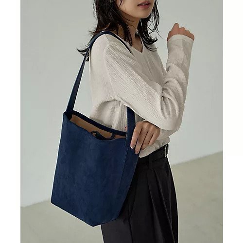 【スタイルデリ/STYLE DELI】のスエード調バケツトートバッグ インテリア・キッズ・メンズ・レディースファッション・服の通販 founy(ファニー)  ファッション Fashion レディースファッション Fashion for Women バッグ Bags 春 Spring 傘 Umbrella, Parasol 軽量 Lightweight, Ultra Light シンプル Simple, Minimal 財布 Wallet, Purse デニム Denim, Jeans Material フォルム Silhouette, Form ポケット Pocket, Pocket Detail マグネット Magnet, Magnetic Closure A/W・秋冬 Autumn/Winter 夏 Summer ネイビー|ID: prp329100004748502 ipo3291000000034336013