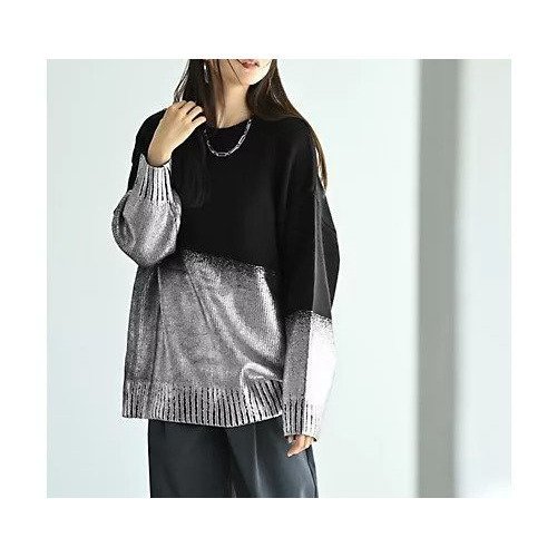【スタイルデリ/STYLE DELI】の【BLK001】箔プリントオーバーサイズプルオーバー インテリア・キッズ・メンズ・レディースファッション・服の通販 founy(ファニー)  ファッション Fashion レディースファッション Fashion for Women トップス・カットソー Cut & Sew Tops カジュアルプルオーバー・ニットトップス Pullovers & Knit Tops / Casual Pullovers インナー Innerwear 秋 Autumn クール Cool, Chic グラデーション Gradient, Ombre ショルダー Shoulder, Shoulder Strap シンプル Simple, Minimal スリム Slim, Slim Fit ドロップ Drop Shoulder, Dropped Style バランス Balance, Style Balance プリント Print, Printed Pattern ベーシック Basic, Essential ボトム Bottoms, Lower Wear メタリック Metallic, Shiny Finish ロング Long, Long-Length ワイド Wide, Wide Fit 冬 Winter / This Winter おすすめ Recommended / Our Picks エレガント 上品 Elegant ブラック|ID: prp329100004748623 ipo3291000000034337703