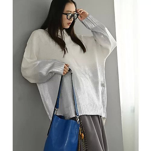 【スタイルデリ/STYLE DELI】の【BLK001】箔プリントオーバーサイズプルオーバー インテリア・キッズ・メンズ・レディースファッション・服の通販 founy(ファニー)  ファッション Fashion レディースファッション Fashion for Women トップス・カットソー Cut & Sew Tops カジュアルプルオーバー・ニットトップス Pullovers & Knit Tops / Casual Pullovers インナー Innerwear 秋 Autumn クール Cool, Chic グラデーション Gradient, Ombre ショルダー Shoulder, Shoulder Strap シンプル Simple, Minimal スリム Slim, Slim Fit ドロップ Drop Shoulder, Dropped Style バランス Balance, Style Balance プリント Print, Printed Pattern ベーシック Basic, Essential ボトム Bottoms, Lower Wear メタリック Metallic, Shiny Finish ロング Long, Long-Length ワイド Wide, Wide Fit 冬 Winter / This Winter おすすめ Recommended / Our Picks エレガント 上品 Elegant アイボリー|ID: prp329100004748623 ipo3291000000034337704