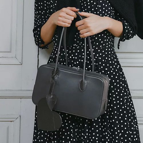 【メゾンカナウ/MAISON CANAU】の【HPS別注】SMOOTH EW BOX-BOSTON(mini) 人気、トレンドファッション・服の通販 founy(ファニー)  ファッション Fashion レディースファッション Fashion for Women アクリル Acrylic Material イタリア Italy オケージョン Occasion Wear コーティング Coating, Coated Finish チャーム Charm, Pendant なめらか Smooth, Silky Texture ボストン Boston ボックス Boxy, Box Shape ポケット Pocket, Pocket Detail 別注 Limited Edition, Custom Order モダン Modern, Contemporary エレガント 上品 Elegant other-3|ID: prp329100004754103 ipo3291000000034408489