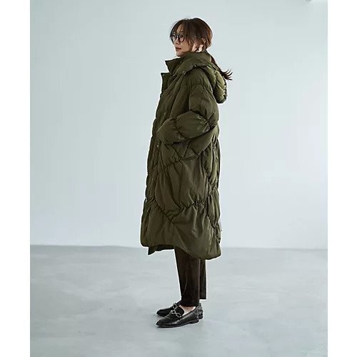 【スタイルデリ/STYLE DELI】の【LUXE】暖か軽量 機能中綿ギャザーロングコート 人気、トレンドファッション・服の通販 founy(ファニー)  ファッション Fashion レディースファッション Fashion for Women アウター Coat / Outerwear Collection コート・ロングコート・ピーコート Long Coats, Peacoats & More アクセサリー Fashion Accessories ギャザー Gathered, Ruffled クール Cool, Chic 軽量 Lightweight, Ultra Light シャイニー Shiny, Glossy Finish ジャケット Jacket, Outerwear スポーツ Sports, Activewear ダウン Down, Puffer ダブル Double, Double-Breasted 人気 Popular, Best Seller ハイネック High Neck, Mock Neck フォルム Silhouette, Form フロント Front, Front Design ブルゾン Blouson, Bomber Jacket ポケット Pocket, Pocket Detail ロング Long, Long-Length other-3|ID: prp329100004755548 ipo3291000000034398622