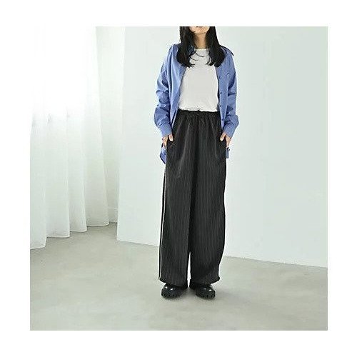 【スタイルデリ/STYLE DELI】の【BLK001】ピンストライプ配色ストレートパンツ インテリア・キッズ・メンズ・レディースファッション・服の通販 founy(ファニー) https://founy.com/ ファッション Fashion レディースファッション Fashion for Women パンツ Pants & Trousers サテン Satin, Glossy Fabric ショート Short, Short Length シンプル Simple, Minimal ジャケット Jacket, Outerwear ストライプ Stripe, Striped Pattern ストレッチ Stretch, Stretchy Fabric ストレート Straight, Straight Cut スニーカー Sneakers, Trainers スポーティ Sporty, Casual Athletic とろみ Fluid, Flowy Fabric ドローストリング Drawstring, Pull Cord バランス Balance, Style Balance ベーシック Basic, Essential ボトム Bottoms, Lower Wear リラックス Relax, Relaxed Fit ワイド Wide, Wide Fit 冬 Winter / This Winter おすすめ Recommended / Our Picks エレガント 上品 Elegant |ID: prp329100004760580 ipo3291000000034451767