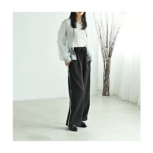 【スタイルデリ/STYLE DELI】の【BLK001】ピンストライプ配色ストレートパンツ 人気、トレンドファッション・服の通販 founy(ファニー)  ファッション Fashion レディースファッション Fashion for Women パンツ Pants & Trousers サテン Satin, Glossy Fabric ショート Short, Short Length シンプル Simple, Minimal ジャケット Jacket, Outerwear ストライプ Stripe, Striped Pattern ストレッチ Stretch, Stretchy Fabric ストレート Straight, Straight Cut スニーカー Sneakers, Trainers スポーティ Sporty, Casual Athletic とろみ Fluid, Flowy Fabric ドローストリング Drawstring, Pull Cord バランス Balance, Style Balance ベーシック Basic, Essential ボトム Bottoms, Lower Wear リラックス Relax, Relaxed Fit ワイド Wide, Wide Fit 冬 Winter / This Winter おすすめ Recommended / Our Picks エレガント 上品 Elegant other-2|ID: prp329100004760580 ipo3291000000034451773