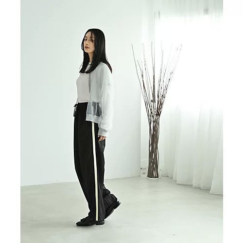 【スタイルデリ/STYLE DELI】の【BLK001】ピンストライプ配色ストレートパンツ 人気、トレンドファッション・服の通販 founy(ファニー)  ファッション Fashion レディースファッション Fashion for Women パンツ Pants & Trousers サテン Satin, Glossy Fabric ショート Short, Short Length シンプル Simple, Minimal ジャケット Jacket, Outerwear ストライプ Stripe, Striped Pattern ストレッチ Stretch, Stretchy Fabric ストレート Straight, Straight Cut スニーカー Sneakers, Trainers スポーティ Sporty, Casual Athletic とろみ Fluid, Flowy Fabric ドローストリング Drawstring, Pull Cord バランス Balance, Style Balance ベーシック Basic, Essential ボトム Bottoms, Lower Wear リラックス Relax, Relaxed Fit ワイド Wide, Wide Fit 冬 Winter / This Winter おすすめ Recommended / Our Picks エレガント 上品 Elegant other-3|ID: prp329100004760580 ipo3291000000034451775