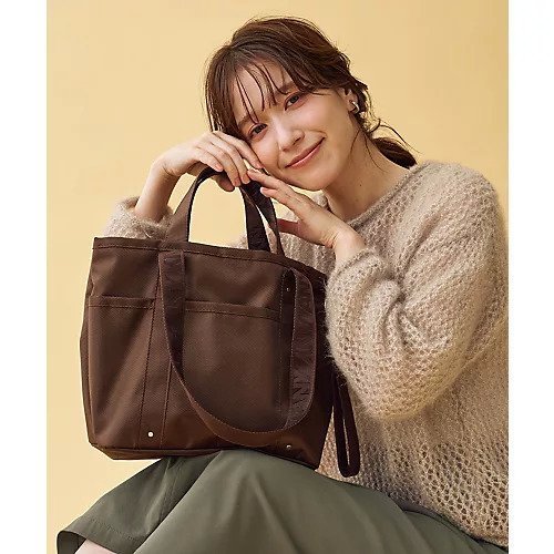 【エニー/ANY】の【A4サイズ収納可】Wナイロントートバッグ インテリア・キッズ・メンズ・レディースファッション・服の通販 founy(ファニー) 　ファッション　Fashion　レディースファッション　Fashion for Women　バッグ　Bags　チャーム　Charm, Pendant　ベスト　Vest, Waistcoat　ポケット　Pocket, Pocket Detail　おすすめ　Recommended / Our Picks　ビジネス 仕事 通勤　Business / Work / Commuting　ブラウン|ID: prp329100004767375 ipo3291000000034525465