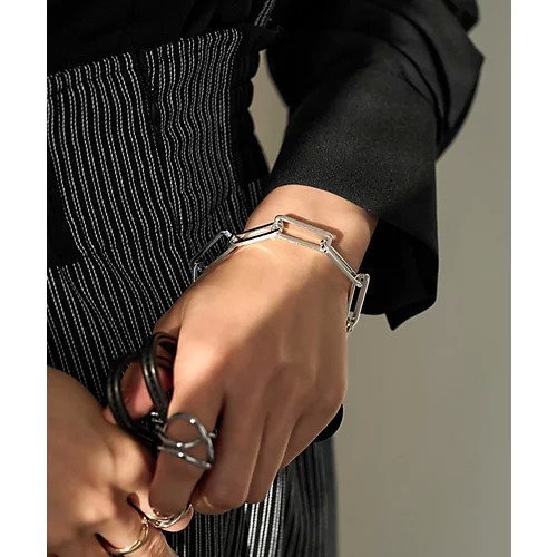 【スタイルデリ/STYLE DELI】のスクエアチェーンブレスレット インテリア・キッズ・メンズ・レディースファッション・服の通販 founy(ファニー) 　ファッション　Fashion　レディースファッション　Fashion for Women　ジュエリー　Jewelry　チェーン＆カフブレスレット　Cuff & Chain Bracelets　軽量　Lightweight, Ultra Light　スクエア　Square, Square Shape　スポーツ　Sports, Activewear　タオル　Towel, Bath Towel　チェーン　Chain, Chain Strap　人気　Popular, Best Seller　ハンド　Hand, Handmade　ブレスレット　Bracelet, Wristband　シルバー|ID: prp329100004769380 ipo3291000000034544987