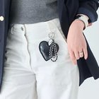 【フィービィー/phoebe】のハートレザーバッグチャーム 人気、トレンドファッション・服の通販 founy(ファニー) ファッション Fashion レディースファッション Fashion for Women クッション Cushion, Throw Pillow シンプル Simple, Minimal チャーム Charm, Pendant ビッグ Big, Oversized フェイクレザー Faux Leather, PU Leather ポーチ Pouch, Small Case ループ Loop, Loop Knit thumbnail ブラック|ID: prp329100004770180 ipo3291000000034555208