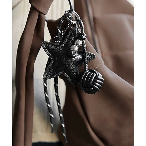 【スタイルデリ/STYLE DELI】のフェイクレザーSTARチャーム 人気、トレンドファッション・服の通販 founy(ファニー) ファッション Fashion レディースファッション Fashion for Women アクセサリー Fashion Accessories キャラクター Character, Licensed Characters クッション Cushion, Throw Pillow シルバー Silver, Metallic Silver チャーム Charm, Pendant 定番 Standard, Basic Item フェイクレザー Faux Leather, PU Leather モチーフ Motif, Design Theme other-2|ID: prp329100004770338 ipo3291000000034555963