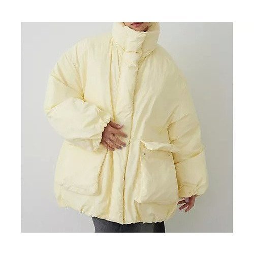 【ウィムガゼット/Whim Gazette】の【THE PAUSE】ミドルダウンコート インテリア・キッズ・メンズ・レディースファッション・服の通販 founy(ファニー) 　ファッション　Fashion　レディースファッション　Fashion for Women　アウター　Coat / Outerwear Collection　コート・ロングコート・ピーコート　Long Coats, Peacoats & More　ダウンジャケット・軽量ダウン　Warm & Lightweight Down Jackets　イエロー　Yellow　ヴィンテージ　Vintage Style　グラデーション　Gradient, Ombre　ショルダー　Shoulder, Shoulder Strap　スタンド　Stand Collar, Upright Stand　ダウン　Down, Puffer　トレンド　Trend, Trending Now　ドロップ　Drop Shoulder, Dropped Style　定番　Standard, Basic Item　バランス　Balance, Style Balance　フォルム　Silhouette, Form　ボトム　Bottoms, Lower Wear　防寒　Cold Protection, Winter-Ready　ミドル　Middle Length, Mid Height　ワーク　Workwear, Utility Style　エレガント 上品　Elegant　2025年　2025　2025-2026秋冬・A/W　Autumn/Winter 2025–26 AW25–26　レモンイエロー|ID: prp329100004773635 ipo3291000000034594454