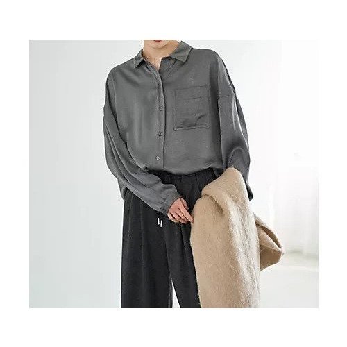 【スタイルデリ/STYLE DELI】の【LUXE】シボ入りとろみサテンシャツB インテリア・キッズ・メンズ・レディースファッション・服の通販 founy(ファニー) 　ファッション　Fashion　レディースファッション　Fashion for Women　トップス・カットソー　Cut & Sew Tops　シャツ・ブラウス・オフィスカジュアル　Elegant Blouses & Button-Ups　イエロー　Yellow　インナー　Innerwear　カフス　Cuff Design　サテン　Satin, Glossy Fabric　ストレート　Straight, Straight Cut　スリット　Slit, Slit Detail　とろみ　Fluid, Flowy Fabric　なめらか　Smooth, Silky Texture　長袖　Long Sleeve, Full Sleeve　フロント　Front, Front Design　ポケット　Pocket, Pocket Detail　ミドル　Middle Length, Mid Height　メタリック　Metallic, Shiny Finish　ラウンド　Round, Round Neck　夏　Summer　グレー|ID: prp329100004775380 ipo3291000000034615039