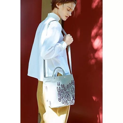 【ミナ ペルホネン/mina perhonen】の【SPURSHOP別注】ショルダーストラップ&ドリンクホルダーつきトートバッグ"palmier" 人気、トレンドファッション・服の通販 founy(ファニー) 　ファッション　Fashion　レディースファッション　Fashion for Women　バッグ　Bags　シンプル　Simple, Minimal　ステーショナリー　Stationery, Office Supplies　スマート　Smart, Elegant　テーブル　Table, Dining Table　人気　Popular, Best Seller　ファブリック　Fabric, Textile　フランス　France, French　プリント　Print, Printed Pattern　ポケット　Pocket, Pocket Detail　別注　Limited Edition, Custom Order　リップ　Lip, Lip Motif　ワーク　Workwear, Utility Style　other-3|ID: prp329100004776519 ipo3291000000034627322