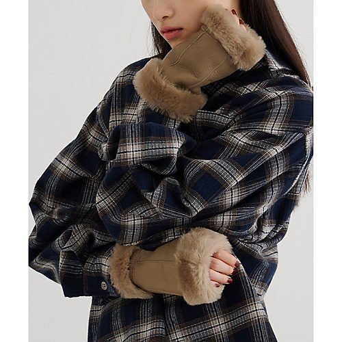 【ウィムガゼット/Whim Gazette】のムートングローブ インテリア・キッズ・メンズ・レディースファッション・服の通販 founy(ファニー) ファッション Fashion レディースファッション Fashion for Women アクセサリー Fashion Accessories カフス Cuff Design ストレート Straight, Straight Cut ムートン Shearling, Mouton エレガント 上品 Elegant 2025年 2025 2025-2026秋冬・A/W Autumn/Winter 2025–26 AW25–26 ベージュ|ID: prp329100004776535 ipo3291000000034627466