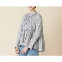 【マリリンムーン/MARILYN MOON】のcode embroidery diamond tuck blouse 人気、トレンドファッション・服の通販 founy(ファニー) ファッション Fashion レディースファッション Fashion for Women カフス Cuff Design ギャザー Gathered, Ruffled シアー Sheer, See-Through スリット Slit, Slit Detail ビンテージ Vintage, Retro Style フレア Flare, Flared リュクス Luxury, Elegant, High-End, Chic リラックス Relax, Relaxed Fit ルーズ Loose, Oversized |ID:prp329100004780685