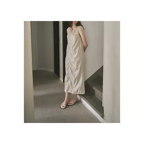 【ル/Le】のPUCKERING BANDING DRESS 人気、トレンドファッション・服の通販 founy(ファニー) 　ファッション　Fashion　レディースファッション　Fashion for Women　ワンピース　Dresses　フォーマル・パーティードレス・結婚式用ドレス　Elegant & Casual Dresses　ギャザー　Gathered, Ruffled　センター　Center, Center Line　ドレス　Dress, One-Piece　ノースリーブ　Sleeveless, No-Sleeve　切替　Switching, Contrast Panel　other-2|ID: prp329100004780739 ipo3291000000034685072