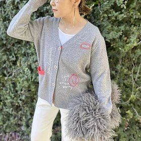 【リエミラー/Rie Miller】のハンド刺繍Vネックカーディガン 人気、トレンドファッション・服の通販 founy(ファニー) ファッション Fashion レディースファッション Fashion for Women トップス・カットソー Cut & Sew Tops カーディガン・羽織り Layered Style Cardigans Vネックトップス V-Neck Tops / V-Cut Neckline Shirts 2025年 2025 2025-2026秋冬・A/W Autumn/Winter 2025–26 AW25–26 おすすめ Recommended / Our Picks カーディガン Cardigan, Knitwear ネオン Neon, Neon Color ハンド Hand, Handmade |ID:prp329100004781833