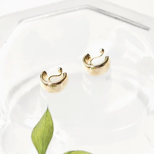 【フィービィー/phoebe】の【金属アレルギー対応】【痛くないシリーズ】モードミニマルフープライトフィットイヤリング ゴールド インテリア・キッズ・メンズ・レディースファッション・服の通販 founy(ファニー) https://founy.com/ ファッション Fashion レディースファッション Fashion for Women ジュエリー Jewelry ファッションリング Fashion Rings イヤリング・フープ・ドロップタイプ Hoop, Drop & Clip Earrings おすすめ Recommended / Our Picks イヤリング Earrings イヤーカフ Ear Cuffs シンプル Simple, Minimal フープ Hoop, Hoop Earrings 軽量 Lightweight, Ultra Light |ID: prp329100004784139 ipo3291000000034724397