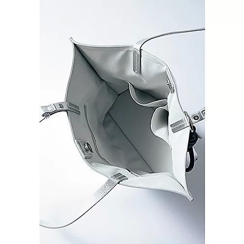 【トゥエルブクローゼット/12closet】の【軽量】チャーム付き床革トートバッグ 人気、トレンドファッション・服の通販 founy(ファニー) 　ファッション　Fashion　レディースファッション　Fashion for Women　バッグ　Bags　アクセサリー　Fashion Accessories　シルバー　Silver, Metallic Silver　チャーム　Charm, Pendant　モチーフ　Motif, Design Theme　台形　A-Line, Trapezoid Shape　軽量　Lightweight, Ultra Light　other-3|ID: prp329100004784846 ipo3291000000035126625