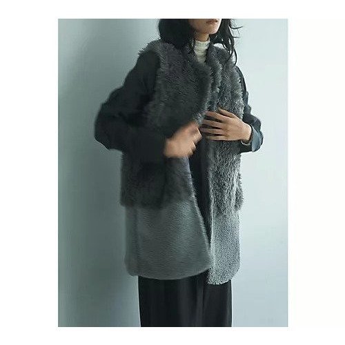 【マージュール/marjour】のBOA PANEL VEST インテリア・キッズ・メンズ・レディースファッション・服の通販 founy(ファニー) 　ファッション　Fashion　レディースファッション　Fashion for Women　アウター　Coat / Outerwear Collection　トップス・カットソー　Cut & Sew Tops　ベスト&ジレ / 重ね着スタイル　Vests & Gilets　切替　Switching, Contrast Panel　シンプル　Simple, Minimal　ストレッチ　Stretch, Stretchy Fabric　タートル　Turtleneck, Turtle Collar　バランス　Balance, Style Balance　フィット　Fit, Slim Fit　フロント　Front, Front Design　ベスト　Vest, Waistcoat　ポケット　Pocket, Pocket Detail　GRAY|ID: prp329100004787129 ipo3291000000034745759