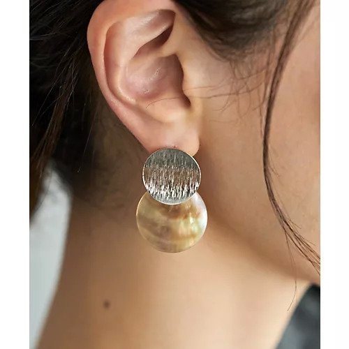 【スタイルデリ/STYLE DELI】のメタルとシェルのWプレートピアス 人気、トレンドファッション・服の通販 founy(ファニー) 　ファッション　Fashion　レディースファッション　Fashion for Women　軽量　Lightweight, Ultra Light　シルバー　Silver, Metallic Silver　ジュエリー　Jewelry, Accessories　スポーツ　Sports, Activewear　タオル　Towel, Bath Towel　テクスチャー　Texture, Textured Fabric　ハンド　Hand, Handmade　プレート　Plate, Dish　メガネ　Glasses, Eyewear　メタル　Metal, Metal Parts　 other-1|ID: prp329100004787142 ipo3291000000035157256