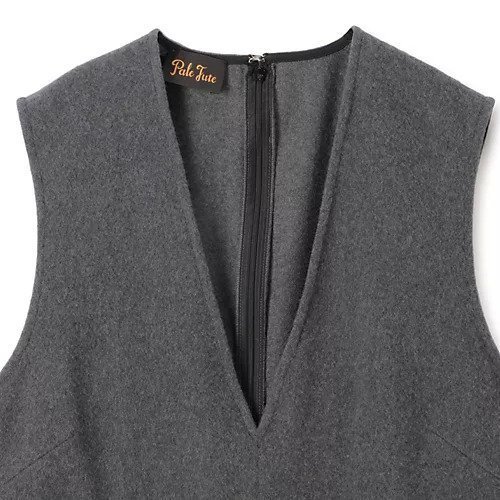 【ペールジュート/Pale Jute】のDeep v-neck vest 人気、トレンドファッション・服の通販 founy(ファニー) 　ファッション　Fashion　レディースファッション　Fashion for Women　アウター　Coat / Outerwear Collection　トップス・カットソー　Cut & Sew Tops　ベスト&ジレ / 重ね着スタイル　Vests & Gilets　Vネックトップス　V-Neck Tops / V-Cut Neckline Shirts　カットソー　Cut and Sewn Top　シェイプ　Shape, Slim Fit　シンプル　Simple, Minimal　フォルム　Silhouette, Form　フロント　Front, Front Design　ベスト　Vest, Waistcoat　ロング　Long, Long-Length　other-3|ID: prp329100004791515 ipo3291000000034766951