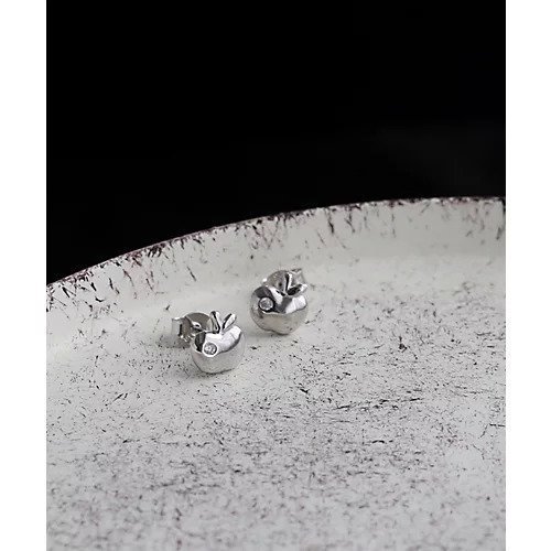 【コレカラ/collecala】の[silver925]ミニりんごピアス〈金属アレルギー対応〉 インテリア・キッズ・メンズ・レディースファッション・服の通販 founy(ファニー) 　ファッション　Fashion　レディースファッション　Fashion for Women　おすすめ　Recommended / Our Picks　シルバー　Silver, Metallic Silver　シンプル　Simple, Minimal　ストーン　Stone, Gem-Like　ポーチ　Pouch, Small Case　メタル　Metal, Metal Parts　モチーフ　Motif, Design Theme　エレガント 上品　Elegant　シルバー|ID: prp329100004791528 ipo3291000000034767306