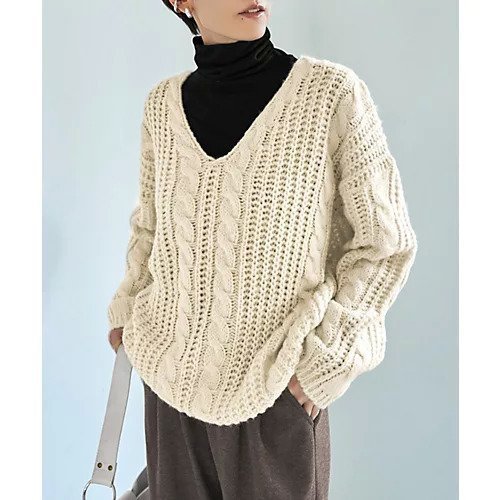 【スタイルデリ/STYLE DELI】のざっくりケーブル編みVネックニット インテリア・キッズ・メンズ・レディースファッション・服の通販 founy(ファニー) 　ファッション　Fashion　レディースファッション　Fashion for Women　トップス・カットソー　Cut & Sew Tops　ニット　Knit Tops & Sweaters　Vネックトップス　V-Neck Tops / V-Cut Neckline Shirts　軽量　Lightweight, Ultra Light　ジャケット　Jacket, Outerwear　ストライプ　Stripe, Striped Pattern　ストレート　Straight, Straight Cut　スリット　Slit, Slit Detail　タートル　Turtleneck, Turtle Collar　デコルテ　Décolleté, Neckline　デニム　Denim, Jeans Material　長袖　Long Sleeve, Full Sleeve　冬　Winter / This Winter　アイボリー|ID: prp329100004800069 ipo3291000000036304055