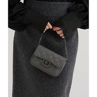 【ウィムガゼット/Whim Gazette】の【Hoaw.】チェーンミニバッグ 人気、トレンドファッション・服の通販 founy(ファニー) ファッション Fashion レディースファッション Fashion for Women バッグ Bags アクセサリー Fashion Accessories 春 Spring キルティング Quilted, Quilting クール Cool, Chic シューズ Shoes, Footwear チェーン Chain, Chain Strap チャーム Charm, Pendant ワンポイント One Point, Statement Accent おすすめ Recommended / Our Picks 2026年 2026 |ID:prp329100004800085