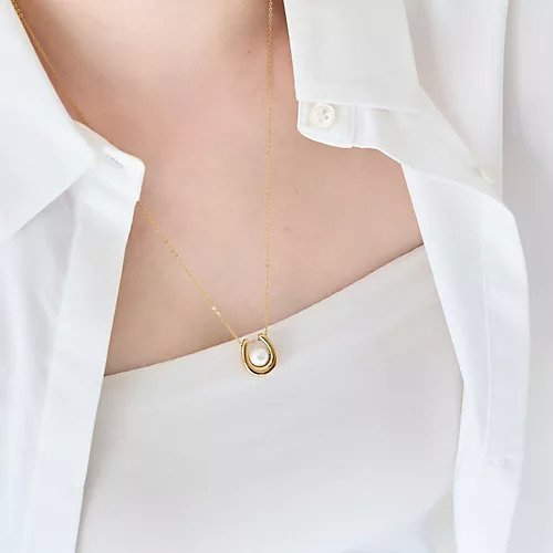 【フィービィー/phoebe】の【金属アレルギー対応】メタリックパールホースシューネックレス ステンレス/馬蹄/蹄鉄/ラッキーモチーフ/ギフト/プレゼント/大ぶり 人気、トレンドファッション・服の通販 founy(ファニー) ファッション Fashion レディースファッション Fashion for Women ジュエリー Jewelry ネックレス Necklaces & Pendants おすすめ Recommended / Our Picks アクセサリー Fashion Accessories ギフト プレゼント Gift / Present シンプル Simple, Minimal チェーン Chain, Chain Strap バランス Balance, Style Balance パール Pearl, Pearl Accent モチーフ Motif, Design Theme エレガント 上品 Elegant other-2|ID: prp329100004801391 ipo3291000000034836000