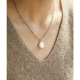 【スタイルデリ/STYLE DELI】 【DELI by】淡水パールペンダントネックレス人気、トレンドファッション・服の通販 founy(ファニー) ファッション Fashion レディースファッション Fashion for Women ジュエリー Jewelry ネックレス Necklaces & Pendants カットソー Cut and Sewn Top シンプル Simple, Minimal スリム Slim, Slim Fit チェーン Chain, Chain Strap デコルテ Décolleté, Neckline ネックレス Necklace, Pendant Necklace パール Pearl, Pearl Accent メタル Metal, Metal Parts エレガント 上品 Elegant |ID:prp329100004805072