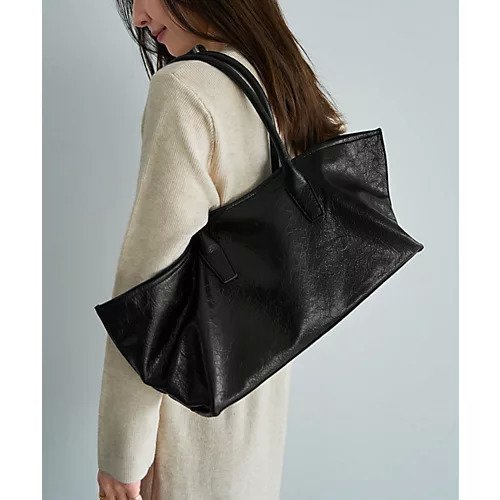 【スタイルデリ/STYLE DELI】のシボ加工横長フォルムトートバッグ 人気、トレンドファッション・服の通販 founy(ファニー) 　ファッション　Fashion　レディースファッション　Fashion for Women　バッグ　Bags　クラッチ　Clutch, Clutch Bag　クール　Cool, Chic　軽量　Lightweight, Ultra Light　シルバー　Silver, Metallic Silver　シンプル　Simple, Minimal　定番　Standard, Basic Item　フォルム　Silhouette, Form　ポケット　Pocket, Pocket Detail　ポーチ　Pouch, Small Case　マグネット　Magnet, Magnetic Closure　旅行　Travel　other-2|ID: prp329100004812938 ipo3291000000034942252