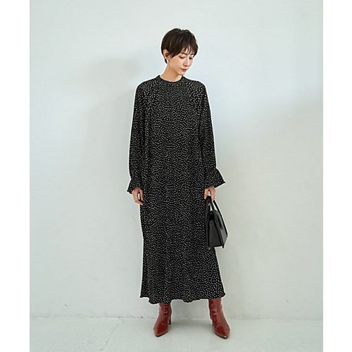 【スタイルデリ/STYLE DELI】の【LUXE】楊柳スモールドット柄ワンピース 人気、トレンドファッション・服の通販 founy(ファニー) 　ファッション　Fashion　レディースファッション　Fashion for Women　ワンピース　Dresses　ギャザー　Gathered, Ruffled　ストレート　Straight, Straight Cut　スリット　Slit, Slit Detail　ドット　Polka Dot, Dot Pattern　人気　Popular, Best Seller　長袖　Long Sleeve, Full Sleeve　バランス　Balance, Style Balance　フォルム　Silhouette, Form　フレア　Flare, Flared　プリーツ　Pleats, Pleated　ポケット　Pocket, Pocket Detail　ランダム　Random, Irregular　ループ　Loop, Loop Knit　ワイド　Wide, Wide Fit　冬　Winter / This Winter　 other-1|ID: prp329100004814640 ipo3291000000034968684