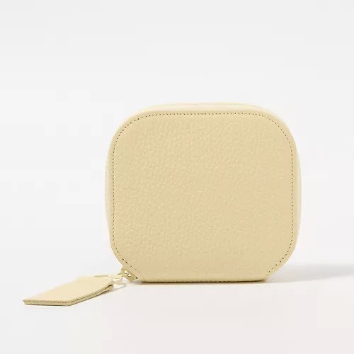 【エクラ/eclat】のラウンドミニウォレット インテリア・キッズ・メンズ・レディースファッション・服の通販 founy(ファニー) 　ファッション　Fashion　レディースファッション　Fashion for Women　なめらか　Smooth, Silky Texture　イエロー　Yellow　コラボ　Collaboration, Collab　シンプル　Simple, Minimal　ポケット　Pocket, Pocket Detail　ラウンド　Round, Round Neck　別注　Limited Edition, Custom Order　財布　Wallet, Purse　(別注)カナリーイエロー|ID: prp329100004815864 ipo3291000000034979580