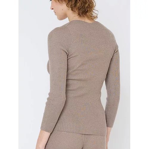 【ナナデコール/nanadecor】のシルクエアリートップス 人気、トレンドファッション・服の通販 founy(ファニー) 　ファッション　Fashion　レディースファッション　Fashion for Women　トップス・カットソー　Cut & Sew Tops　インナー　Innerwear　シルク　Silk, 100% Silk　定番　Standard, Basic Item　なめらか　Smooth, Silky Texture　フィット　Fit, Slim Fit　ホールガーメント　WholeGarment, Seamless Knit　リラックス　Relax, Relaxed Fit　冬　Winter / This Winter　おすすめ　Recommended / Our Picks　エレガント 上品　Elegant　other-2|ID: prp329100004815868 ipo3291000000034979605